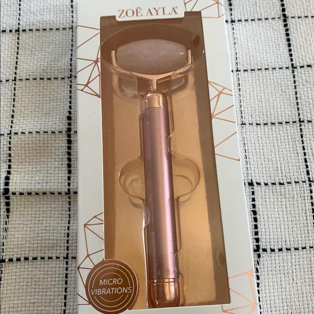 Zoe Alya vibrating rose quartz facial roller